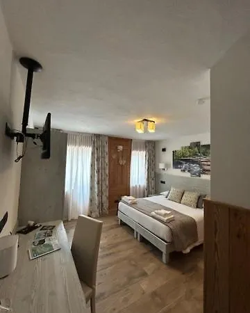 Hotel Edelweiss 3*